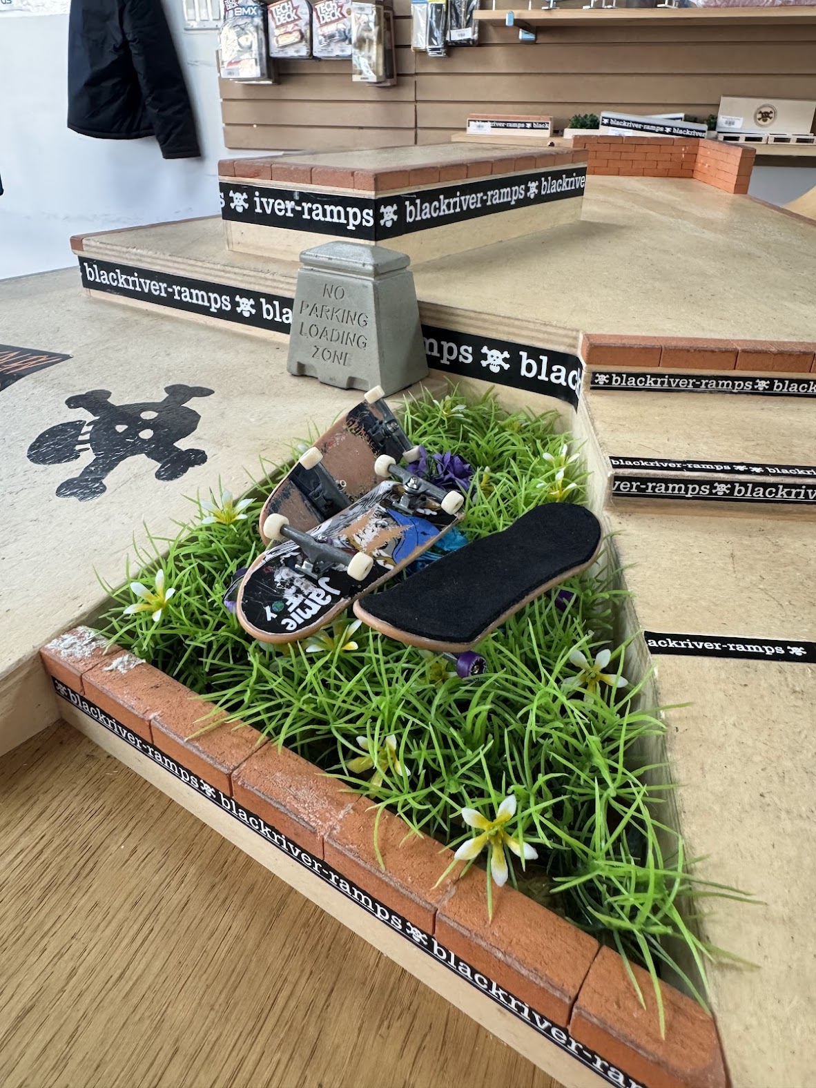 Just in time for the holidays, we found the coolest, most unexpected gift ideas @ 6 Skates!